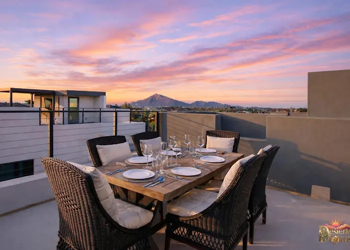 3br With Private Xl Rooftop, 2car Garage, Heated Pool & Hot Tub, Ev L2, 12min To Airport Casa vacanze *