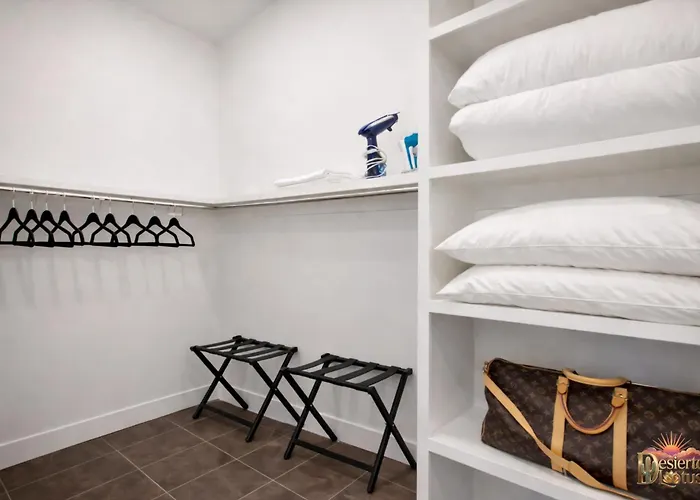 Casa vacanze 3br With Private Xl Rooftop, 2car Garage, Heated Pool & Hot Tub, Ev L2, 12min To Airport