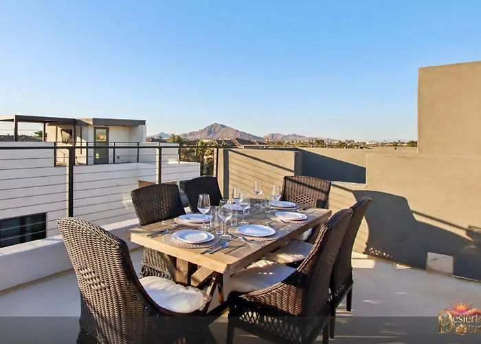 Casa vacanze 3br With Private Xl Rooftop, 2car Garage, Heated Pool & Hot Tub, Ev L2, 12min To Airport *