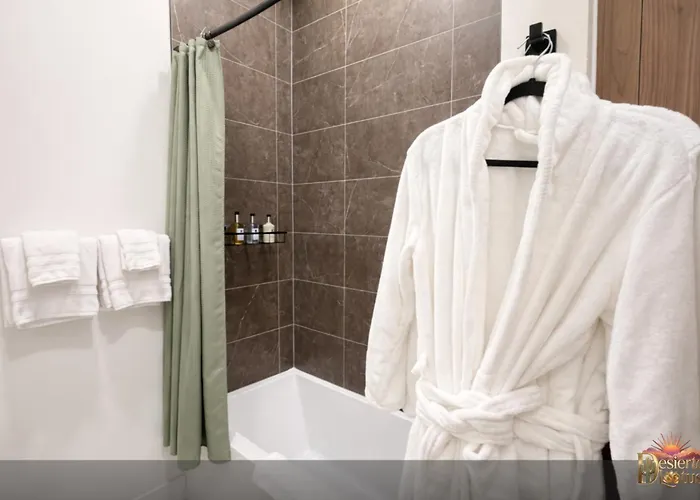 Casa vacanze 3br With Private Xl Rooftop, 2car Garage, Heated Pool & Hot Tub, Ev L2, 12min To Airport