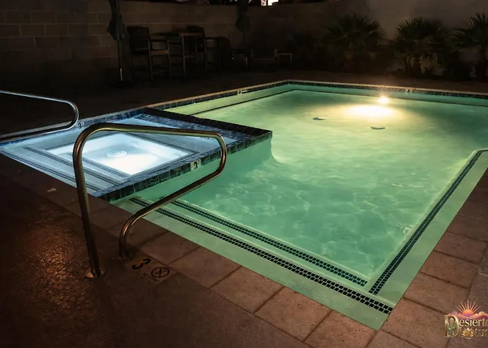3br With Private Xl Rooftop, 2car Garage, Heated Pool & Hot Tub, Ev L2, 12min To Airport *
